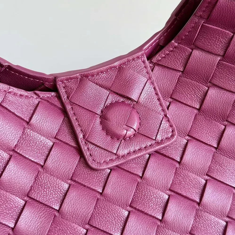 Bottega Veneta Medium Campana for Women in Rose
