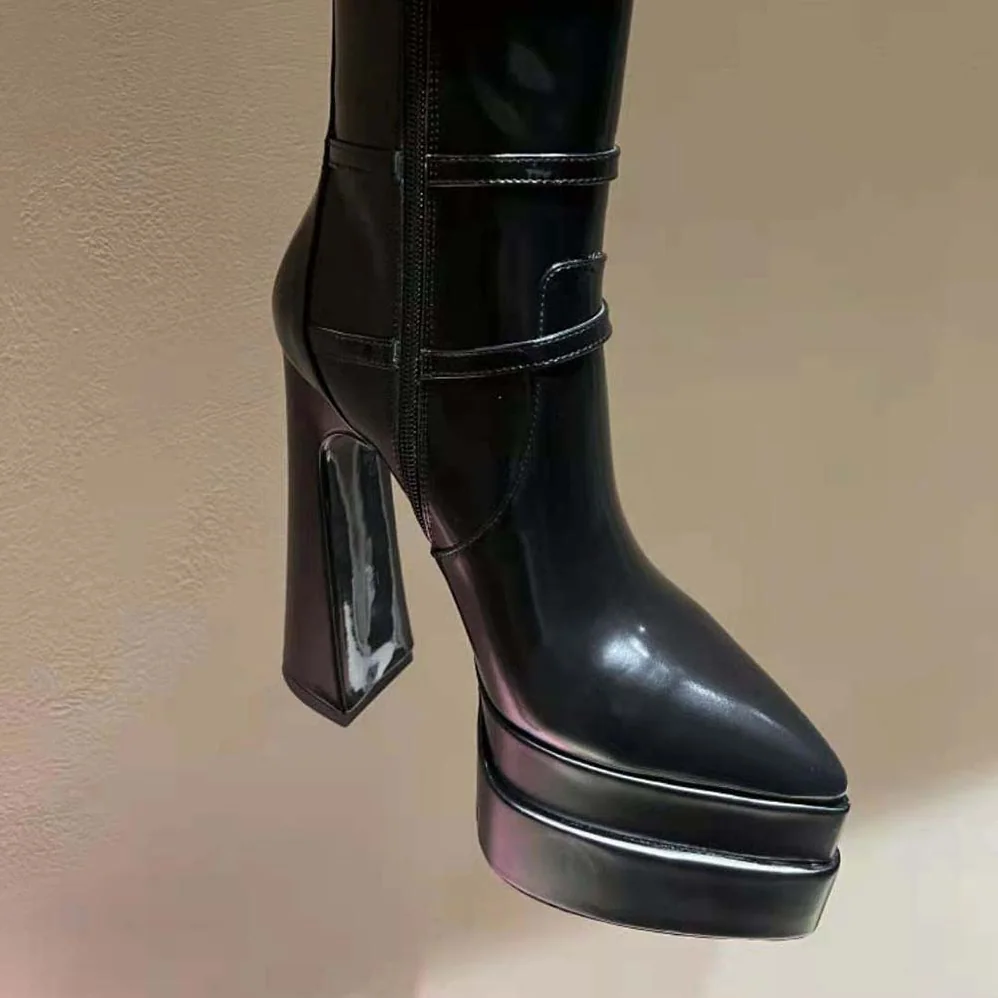 Versace Aevitas Pointy Platform Boots for Women in Black Versace Aevitas Pointy Platform Boots for Women in Black