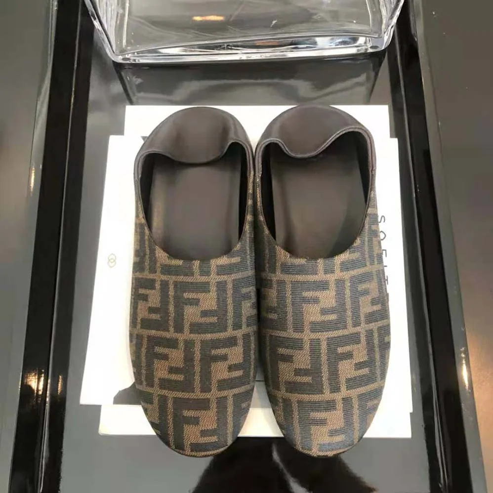 Fendi Signature Brown Fabric Slippers for Unisex Fendi Signature Brown Fabric Slippers for Unisex