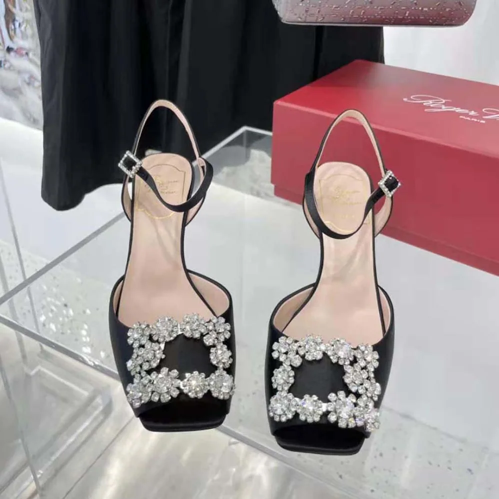 Roger Vivier Flower Strass Buckle Sandals in Satin for Women in Black
