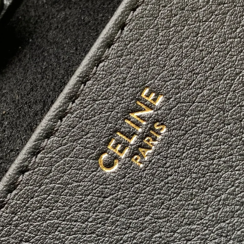 Celine Medium Cabas Anaïs Cuir Triomphe in Grained Calfskin for Women in Black Celine Medium Cabas Anaïs Cuir Triomphe in Grained Calfskin for Women in Black