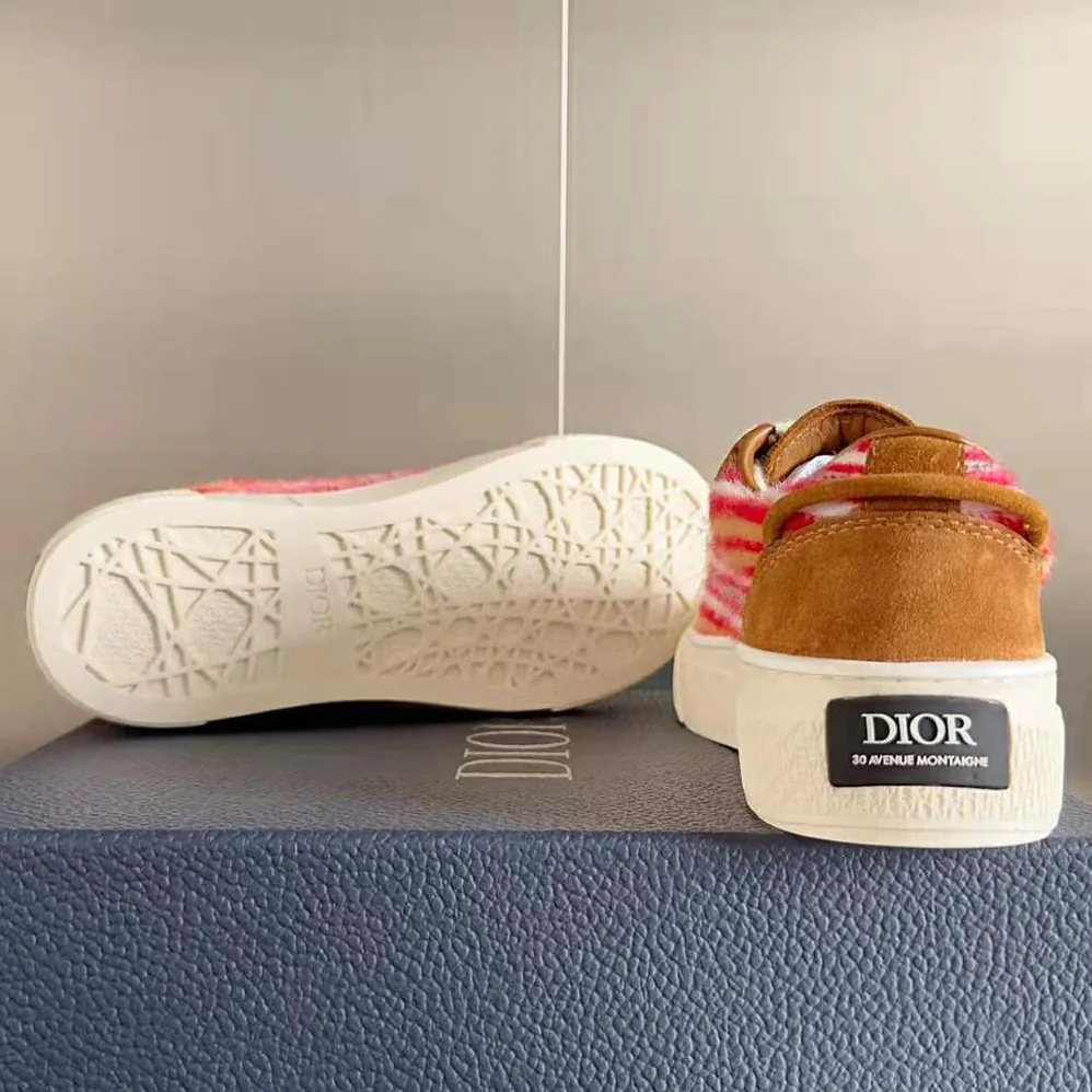 Dior Tears B33 Sneaker – Limited and Numbered Edition for Men in Red