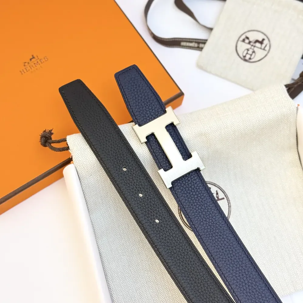 Hermes H Belt Buckle & Reversible Leather Strap 32 mm for Unisex in Black/Navy