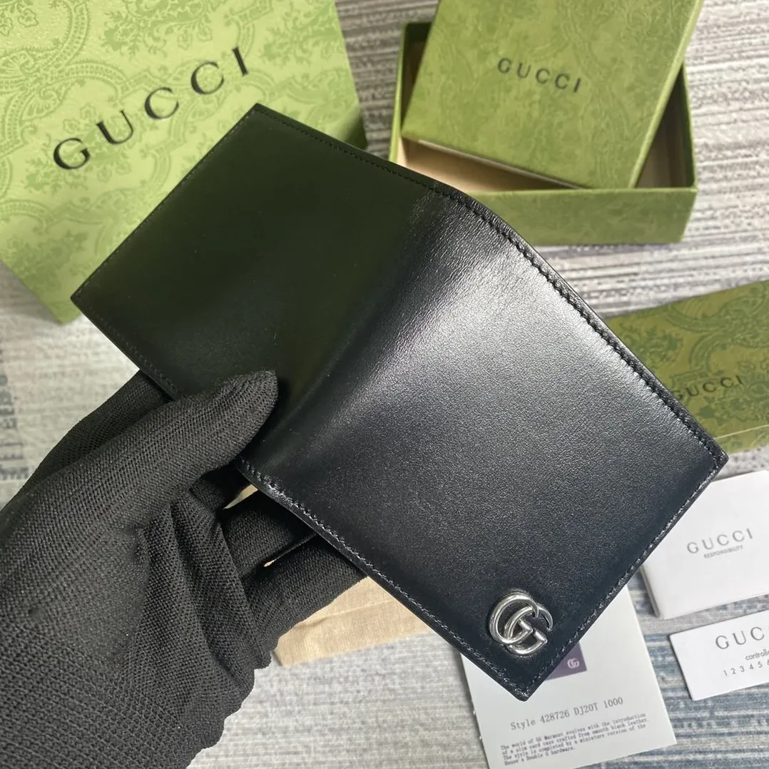 Gucci Marmont Bi in Fold Wallet Gucci Marmont Bi in Fold Wallet