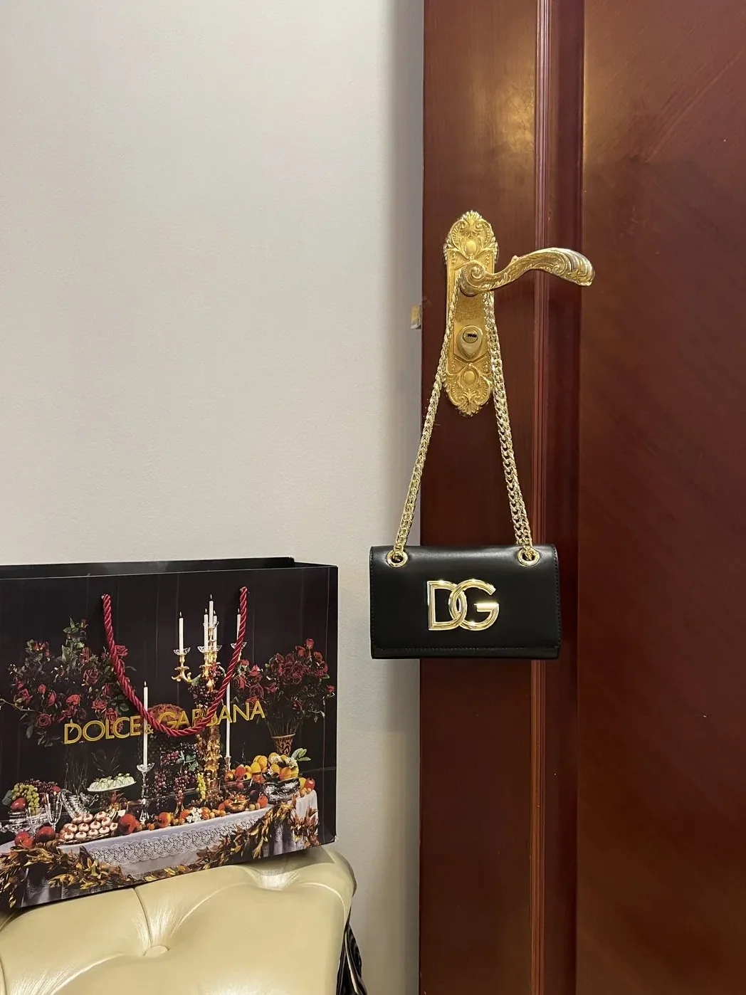 Dolce & Gabbana Polished 3.5 Phone Bag Black / DG