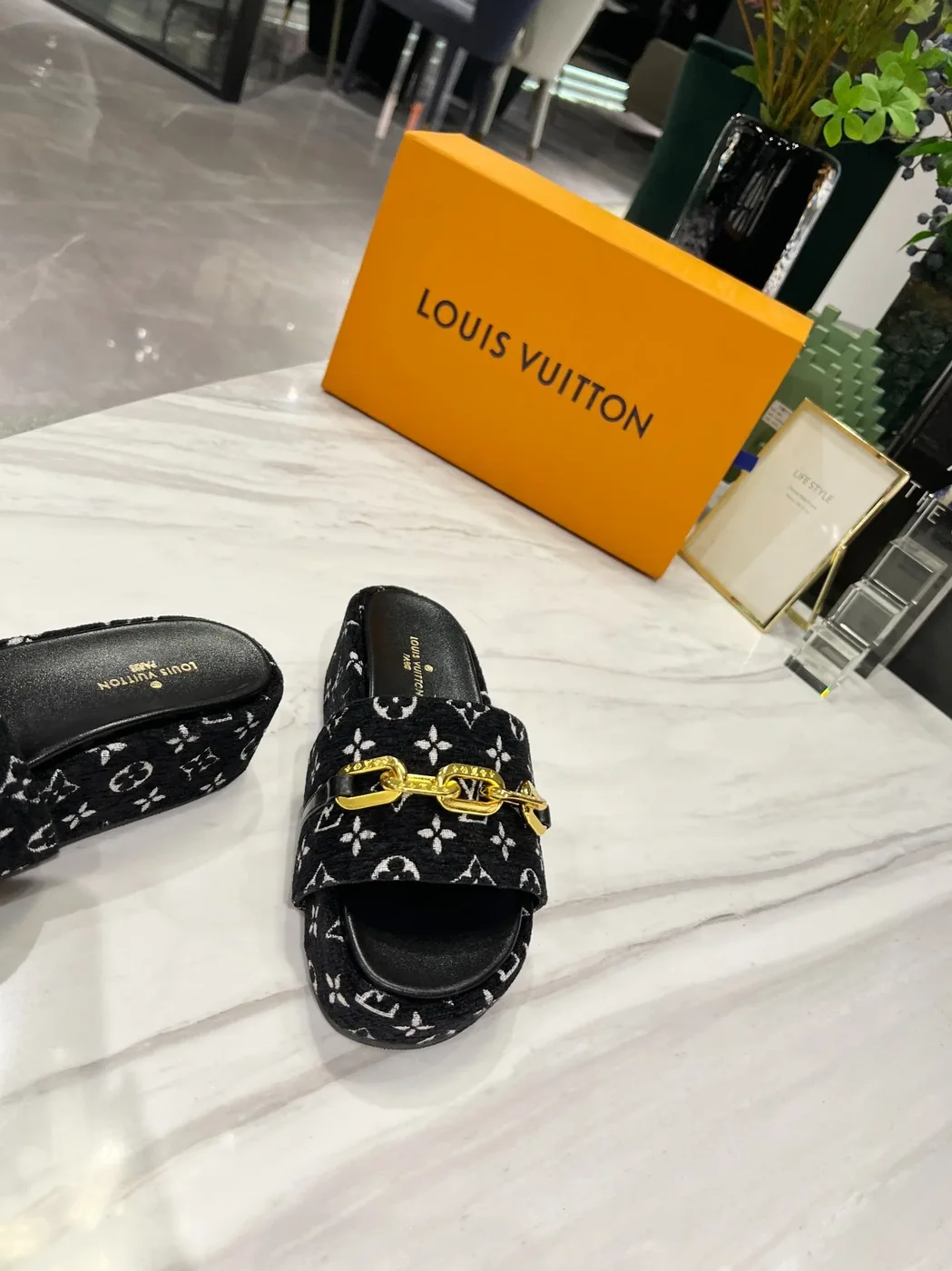 Louis Vuitton Jumbo Flatform Mule Black Louis Vuitton Jumbo Flatform Mule Black