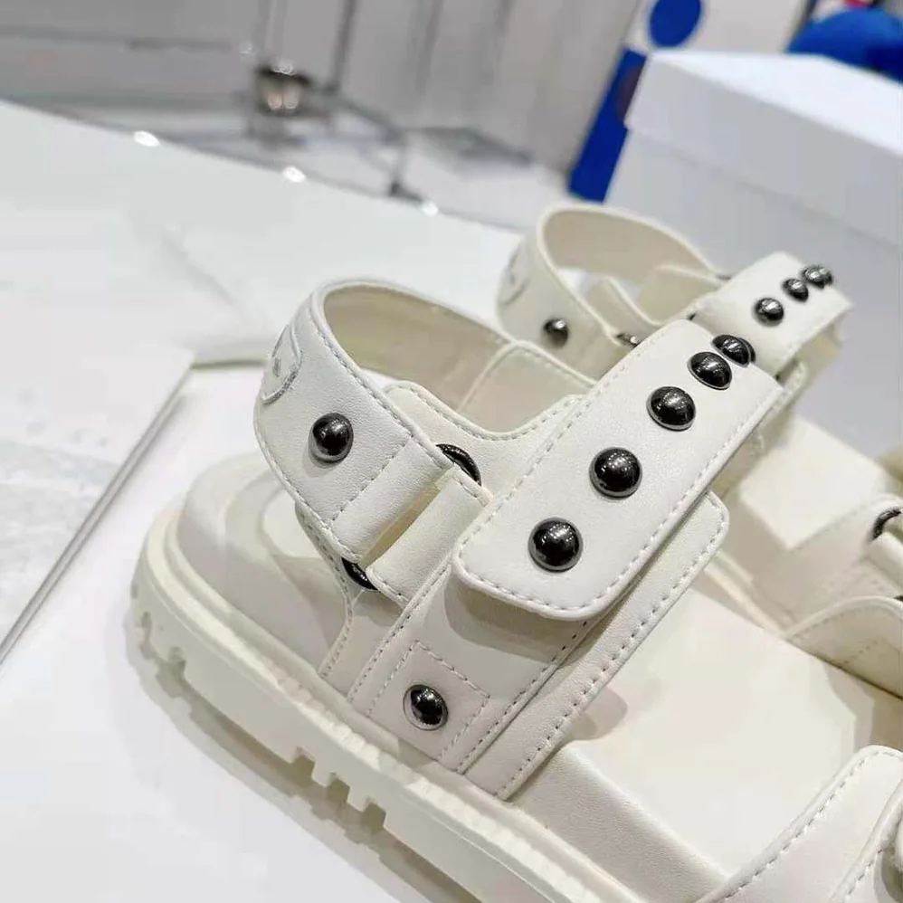 Dior Dioract Sandal White Lambskin and Silver for Women in Finish Rivets Dior Dioract Sandal White Lambskin and Silver for Women in Finish Rivets