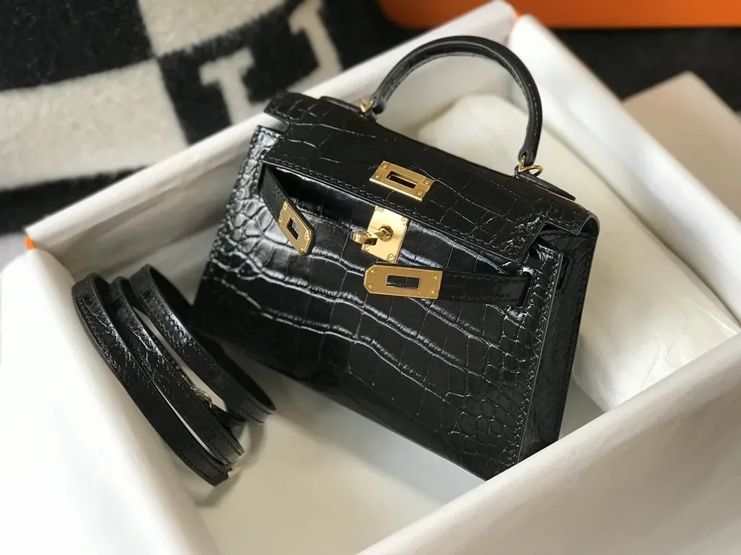 Hermes Kelly Black Gold Toned Hardware / Hermes Kelly Black Gold Toned Hardware /