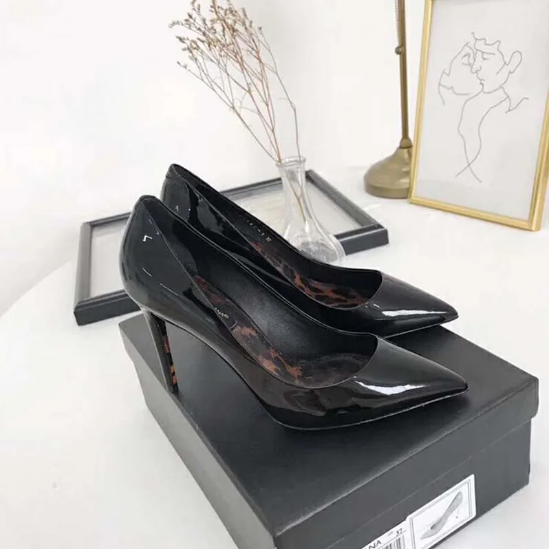Dolce Gabbana D&G Shoes Patent Leather Pump with Leopard Sole 80mm Heel Hight for Women in Black Dolce Gabbana D&G Shoes Patent Leather Pump with Leopard Sole 80mm Heel Hight for Women in Black