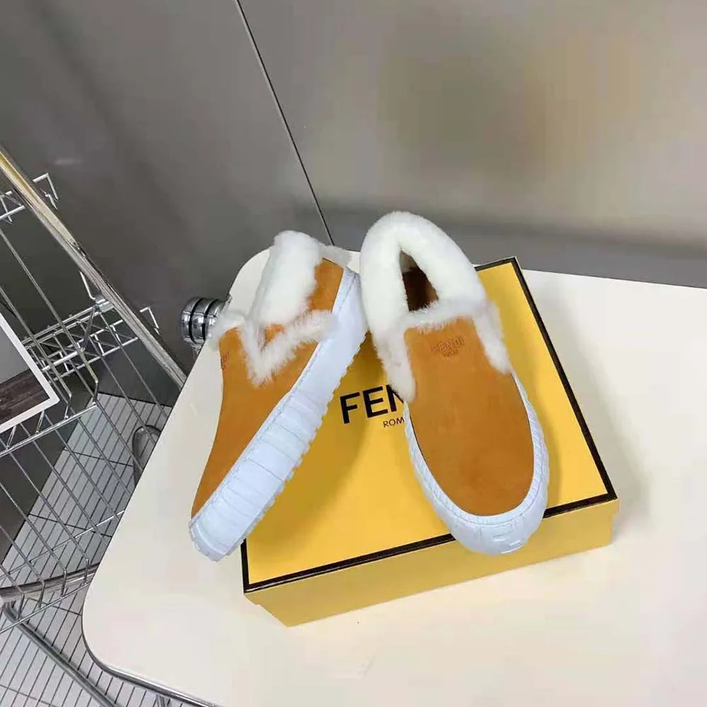 Fendi Force Yellow Suede Slip for Women in Ons