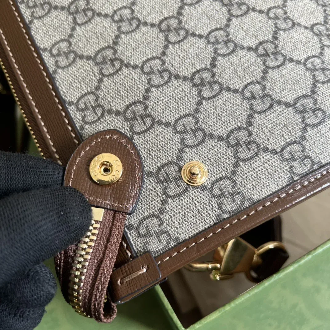 Gucci Messenger Bag With Interlocking G Beige And Ebony GG Supreme Canvas And Brown / GG 92THG Gucci Messenger Bag With Interlocking G Beige And Ebony GG Supreme Canvas And Brown / GG 92THG