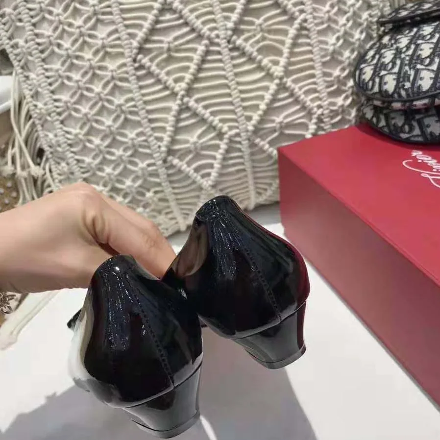 Roger Vivier Gommettine Ballerinas for Women in Black Roger Vivier Gommettine Ballerinas for Women in Black