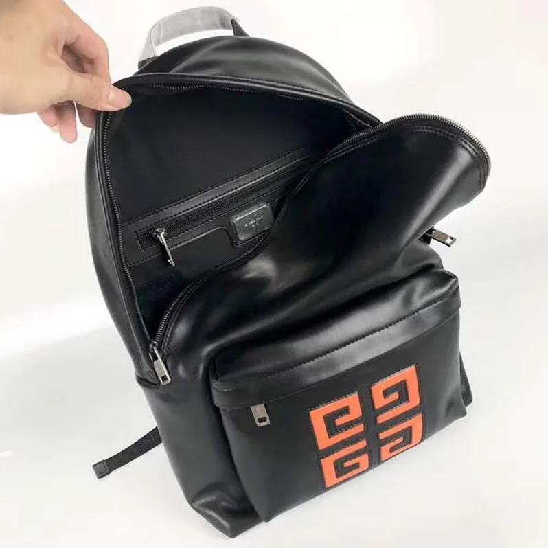 Givenchy 4G Backpack in Leather for Men in Black Givenchy 4G Backpack in Leather for Men in Black