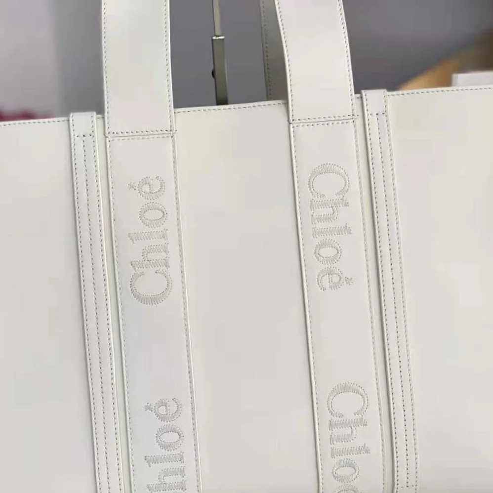 Chloe Large Woody Tote Bag with Embroidered Chloé Logo for Women in White Chloe Large Woody Tote Bag with Embroidered Chloé Logo for Women in White