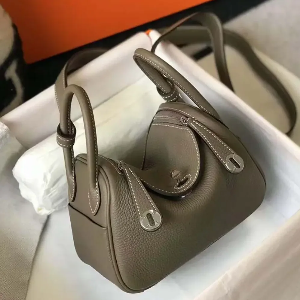 Hermes Lindy Mini 19 in Clemence Leather for Women in Etoupe/Silver