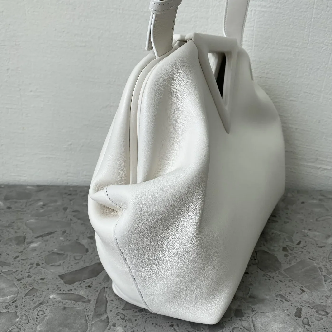 Bottega Veneta Point Chalk Bottega Veneta Point Chalk