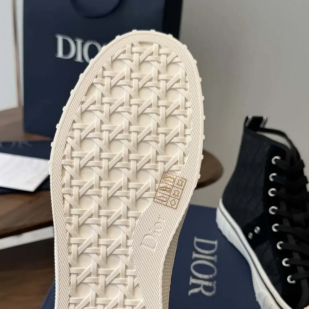 Dior Hooper High-Top Sneaker Black Dior Oblique Jacquard and Black Suede Calfskin for Unisex Dior Hooper High-Top Sneaker Black Dior Oblique Jacquard and Black Suede Calfskin for Unisex