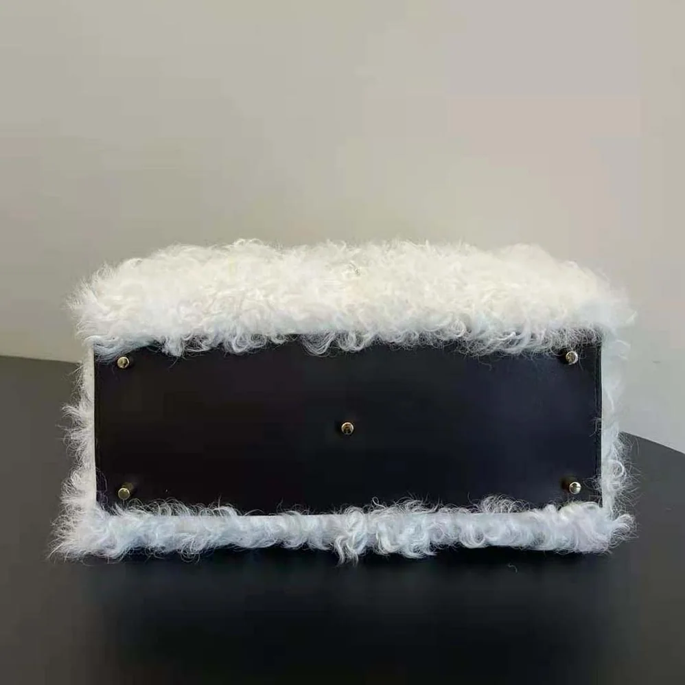 Fendi Sunshine Large White Mohair Shopper for Women Fendi Sunshine Large White Mohair Shopper for Women