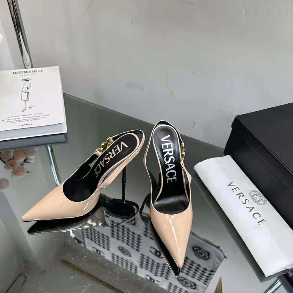 Versace Medusa '95 Slingback Pumps for Women in Pink Versace Medusa '95 Slingback Pumps for Women in Pink