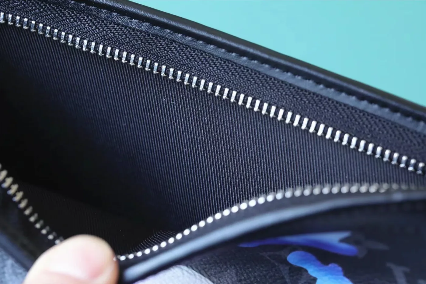 Gaston Wearable Wallet Bag Shouder Bags Black /