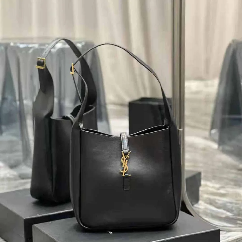 Saint Laurent YSL Le 5 à 7 Soft Small Hobo Bag in Smooth Leather for Women in Black Saint Laurent YSL Le 5 à 7 Soft Small Hobo Bag in Smooth Leather for Women in Black