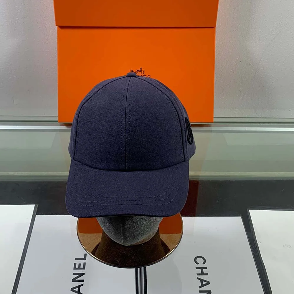 Hermes Miles H Circle Cap in Stretch Cotton for Men in Navy Hermes Miles H Circle Cap in Stretch Cotton for Men in Navy