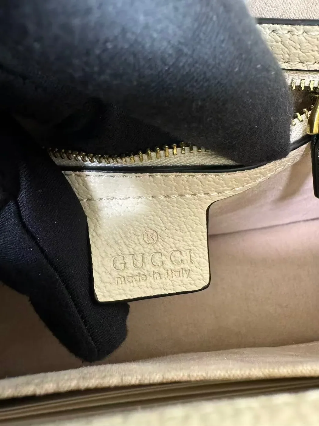 Gucci Queen Margaret GG Small Top Handle Bag / Beige And Ebony GG Supreme Canvas