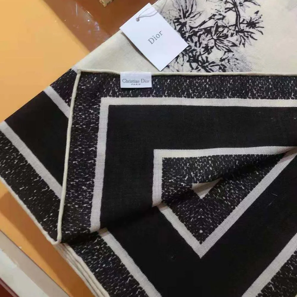 Dior Toile De Jouy Voyage 90 Square Scarf White and Black Silk Twill for Women Dior Toile De Jouy Voyage 90 Square Scarf White and Black Silk Twill for Women