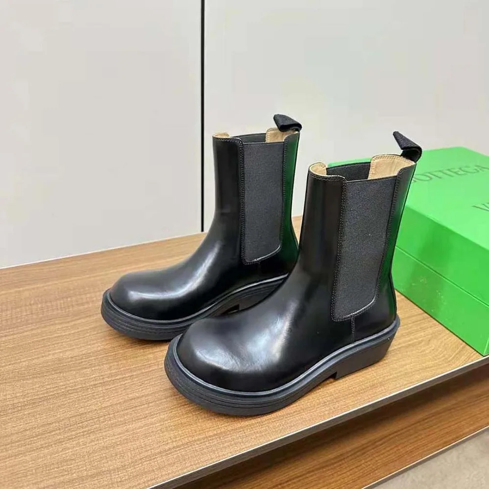 Bottega Veneta Fireman Chelsea Ankle Boot for Women in Black Bottega Veneta Fireman Chelsea Ankle Boot for Women in Black