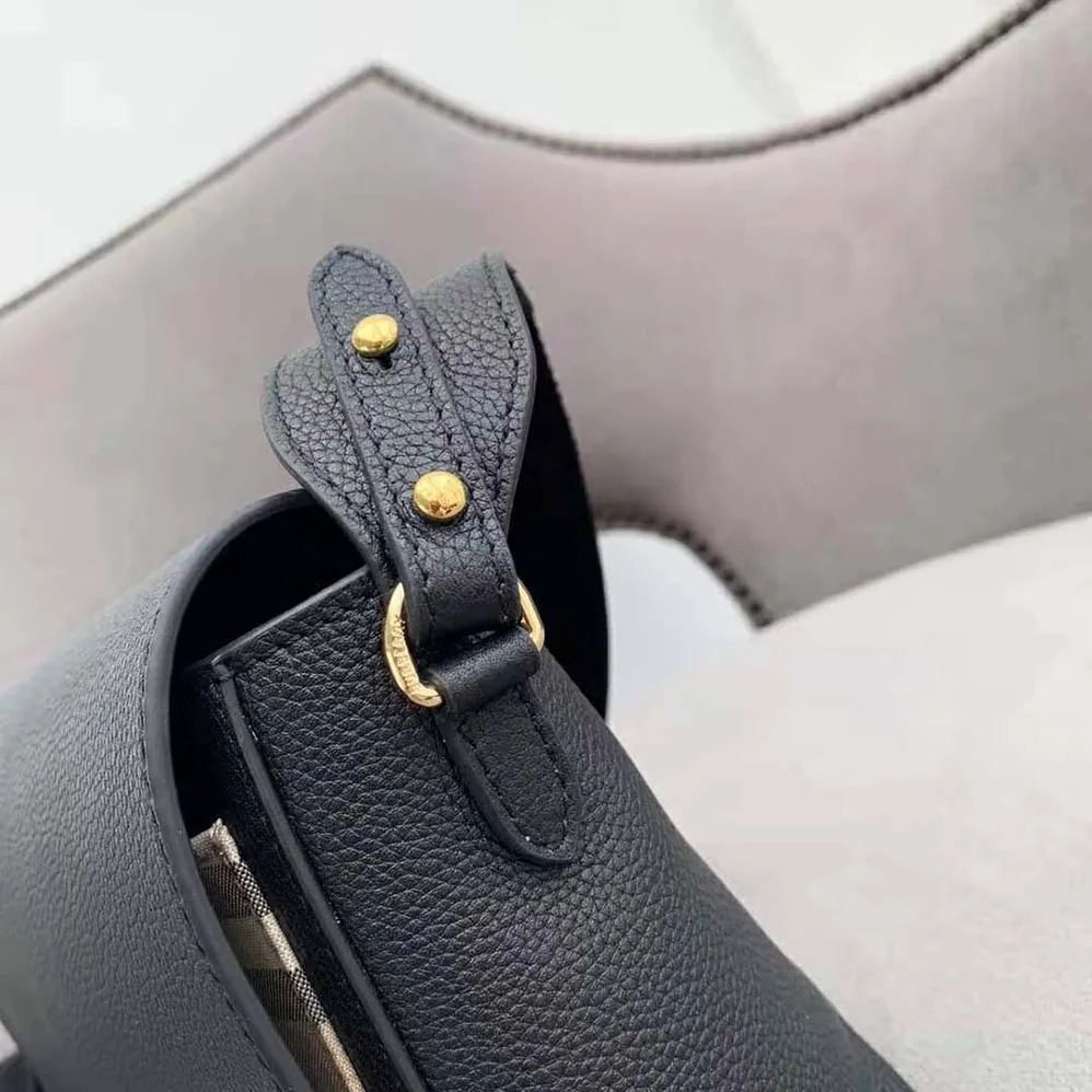 Burberry Leather and Vintage Check Note Crossbody Bag for Women in Black Burberry Leather and Vintage Check Note Crossbody Bag for Women in Black
