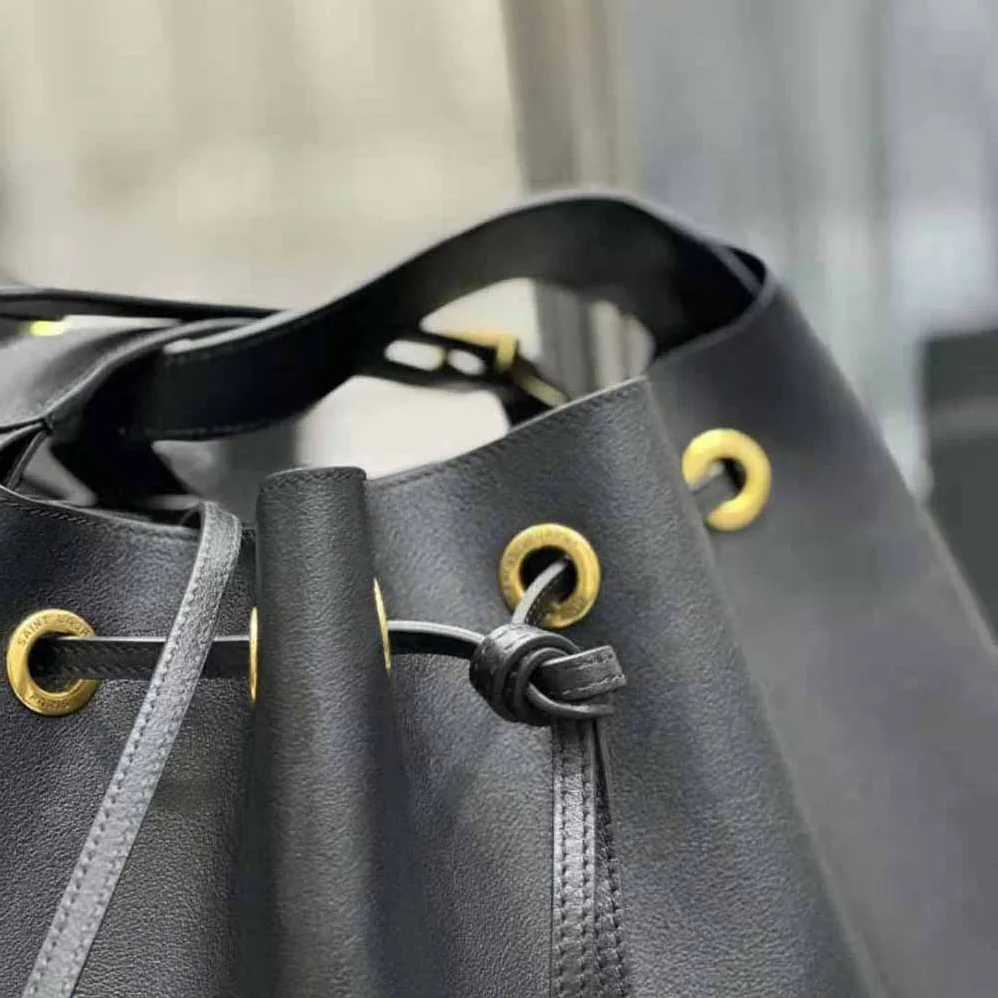 Saint Laurent YSL Paris Vii Large Flat Hobo Bag in Crocodile for Women in Embossed Leather Saint Laurent YSL Paris Vii Large Flat Hobo Bag in Crocodile for Women in Embossed Leather