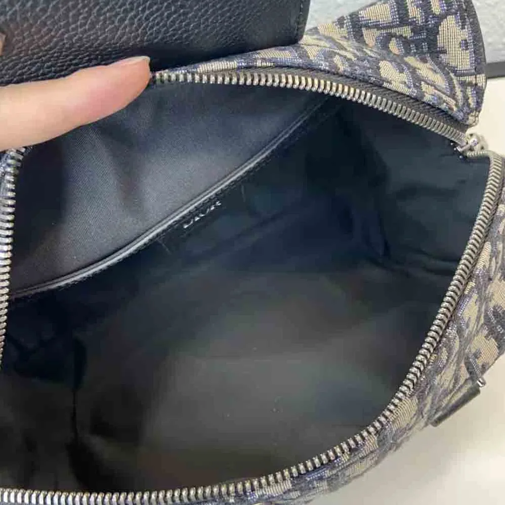 Dior Lingot 26 Bag Beige and Black Dior Oblique Jacquard for Men Dior Lingot 26 Bag Beige and Black Dior Oblique Jacquard for Men