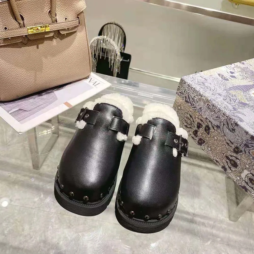 Dior Diorquake Clog Black Calfskin and White Shearling for Women Dior Diorquake Clog Black Calfskin and White Shearling for Women