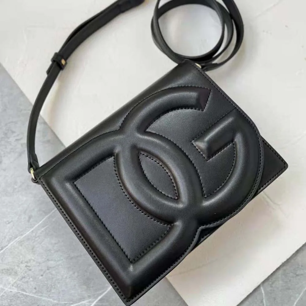 Dolce Gabbana D&G Calfskin DG Logo Bag Crossbody Bag for Women in Black Dolce Gabbana D&G Calfskin DG Logo Bag Crossbody Bag for Women in Black