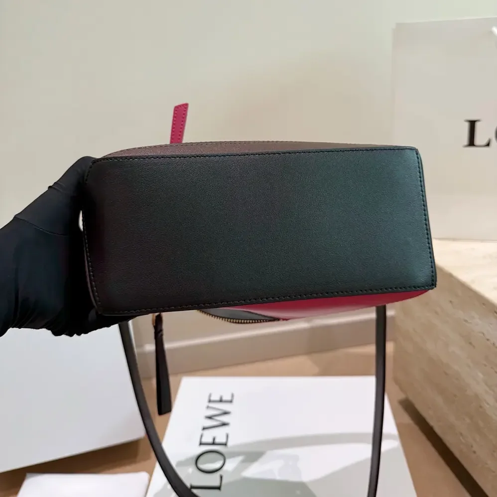Loewe Small Puzzle Bag in Nappa Calfskin for Unisex in Black/Burgundy