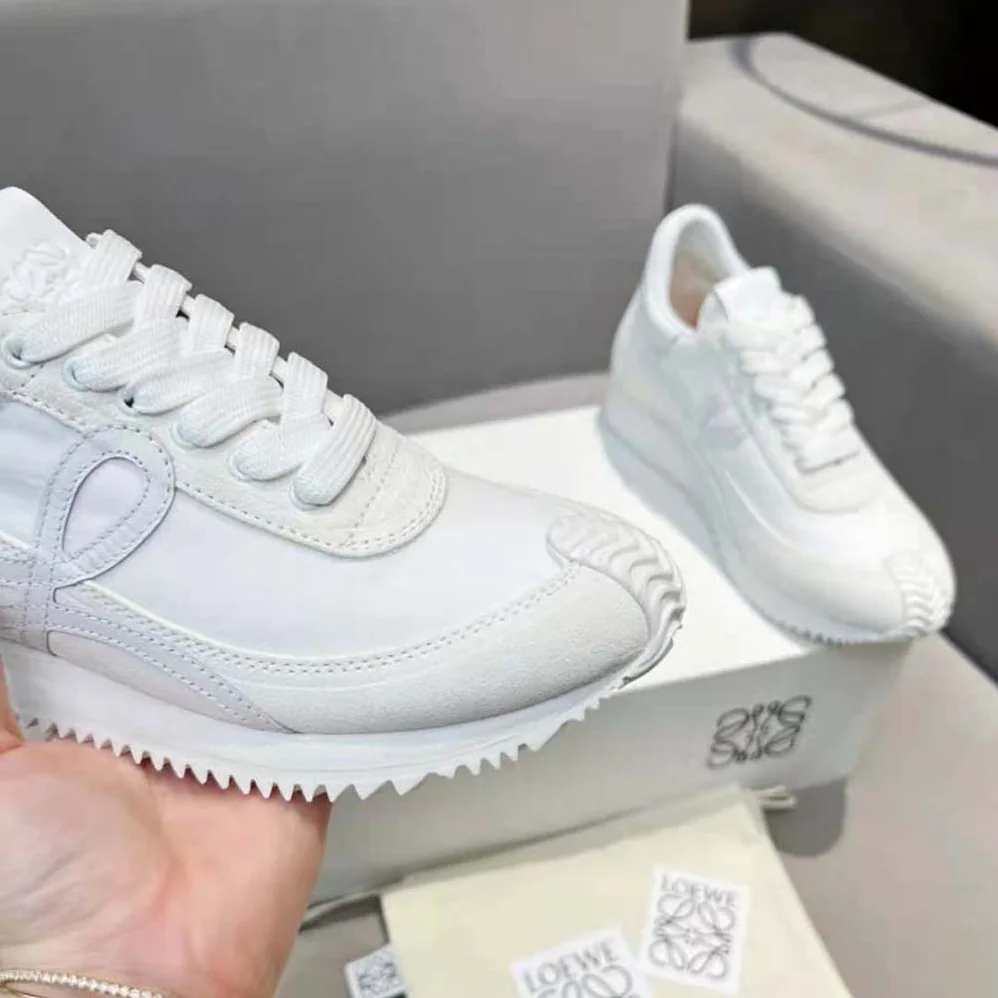 Loewe Flow Runner in Calfskin for Unisex in White Loewe Flow Runner in Calfskin for Unisex in White