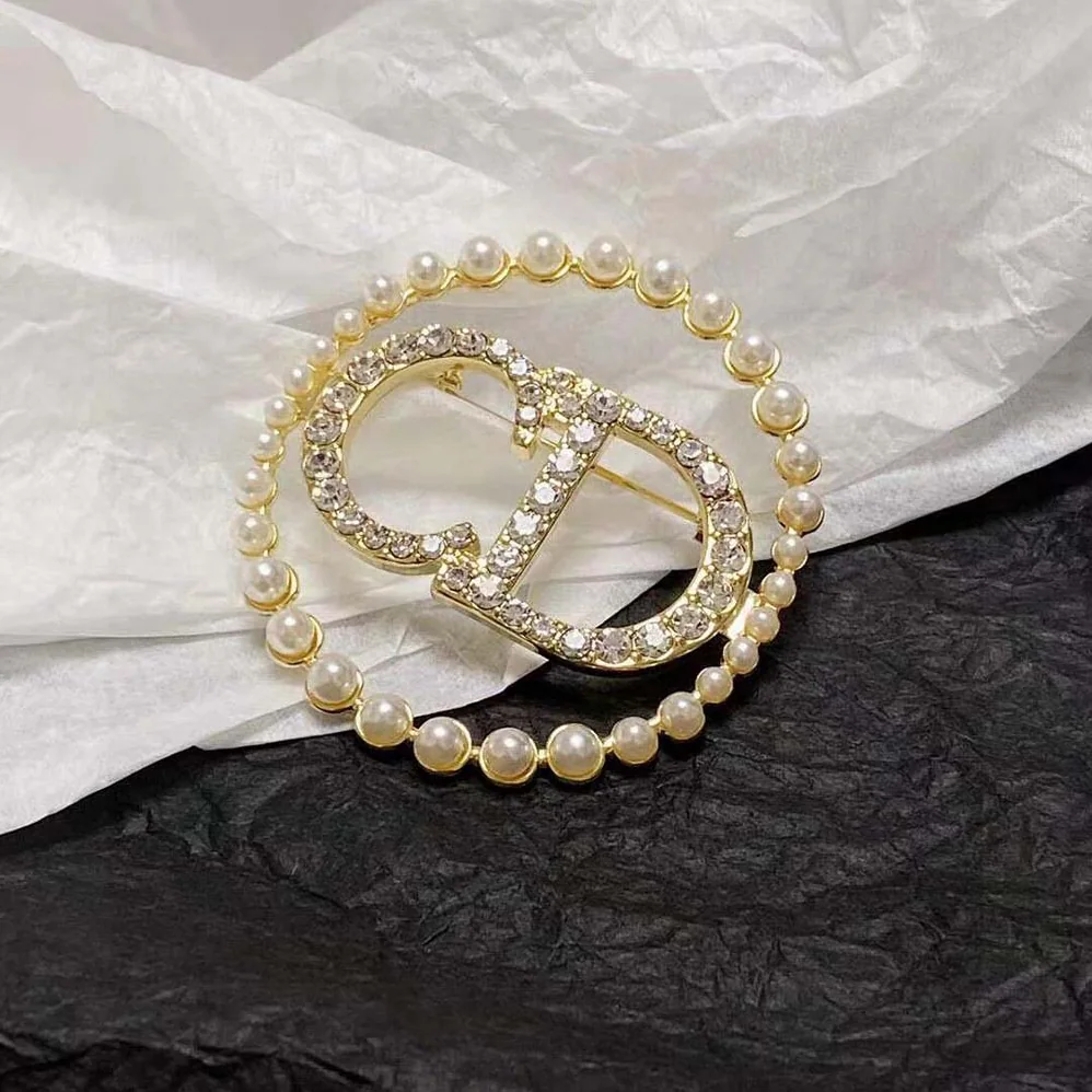 Dior Clair D Lune Brooch Gold for Women in Finish Metal Dior Clair D Lune Brooch Gold for Women in Finish Metal