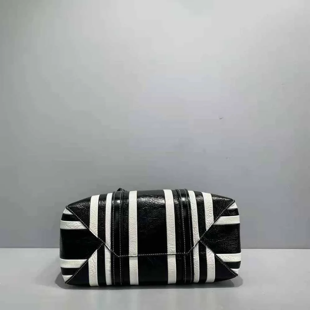 Balenciaga Barbes Medium East-West Shopper Bag for Women in Black Balenciaga Barbes Medium East-West Shopper Bag for Women in Black