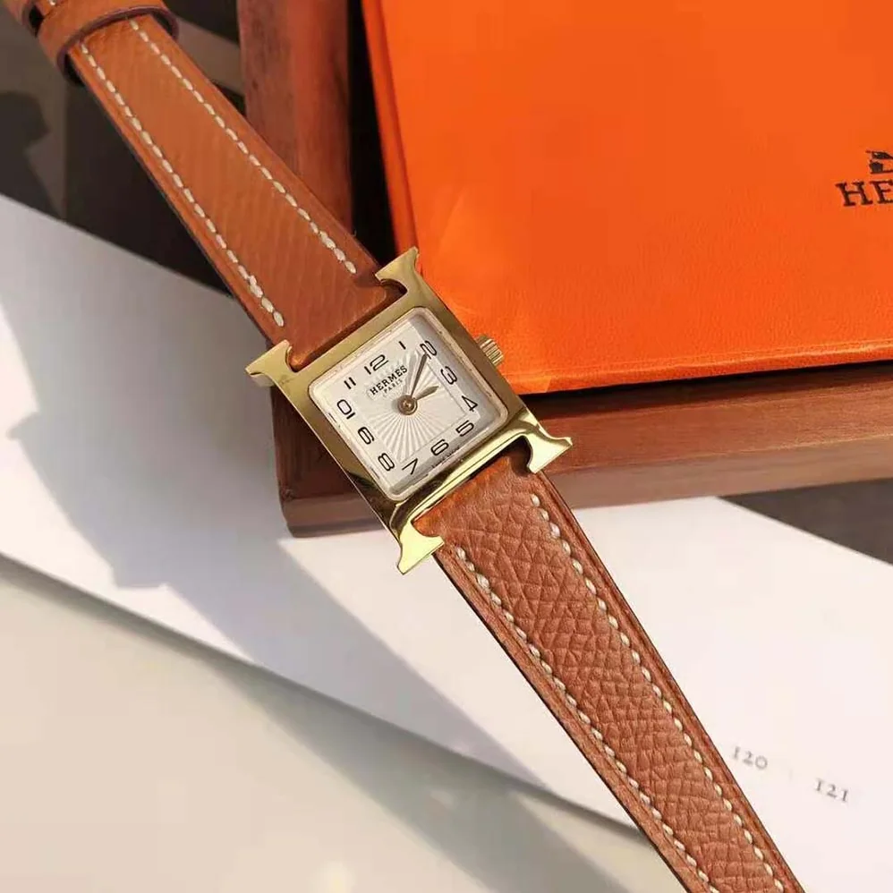 Hermes Heure H Watch Small Model Quartz Movement 25 mm in Yellow Gold-Plated Steel for Women in Brown Hermes Heure H Watch Small Model Quartz Movement 25 mm in Yellow Gold-Plated Steel for Women in Brown