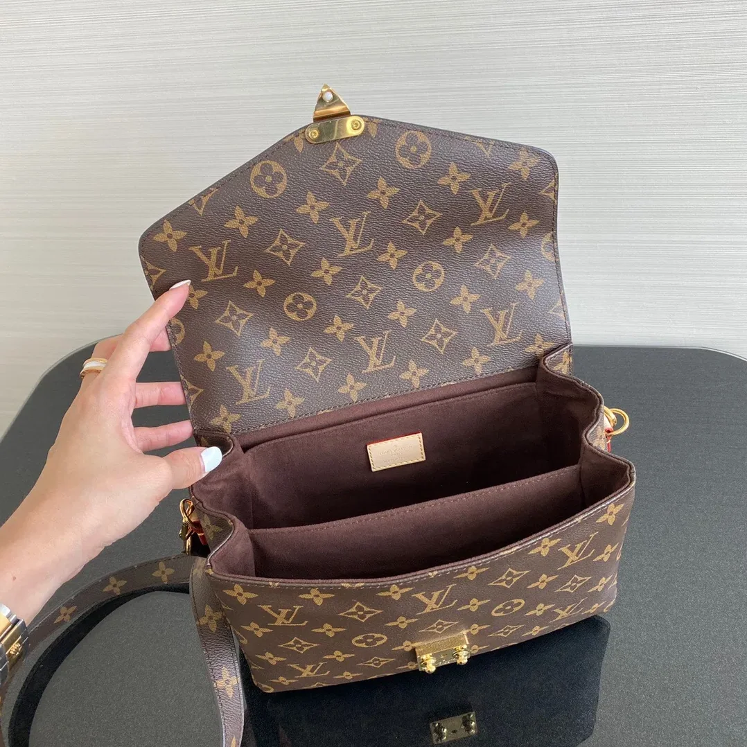Louis Vuitton Pochette Metis Shoulder Bag / Brown Monogram Canvas Gold Hardware