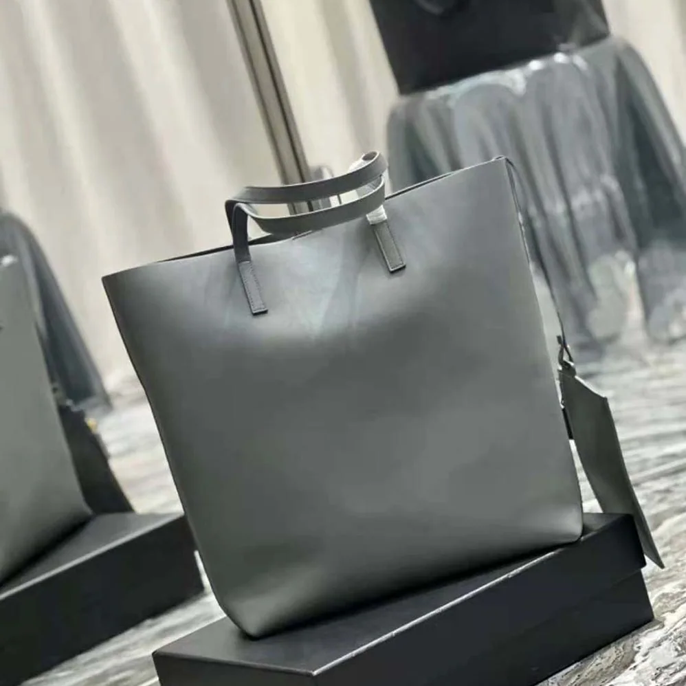 Saint Laurent YSL Shopping Saint Laurent N/S in Supple Leather for Women in Gray