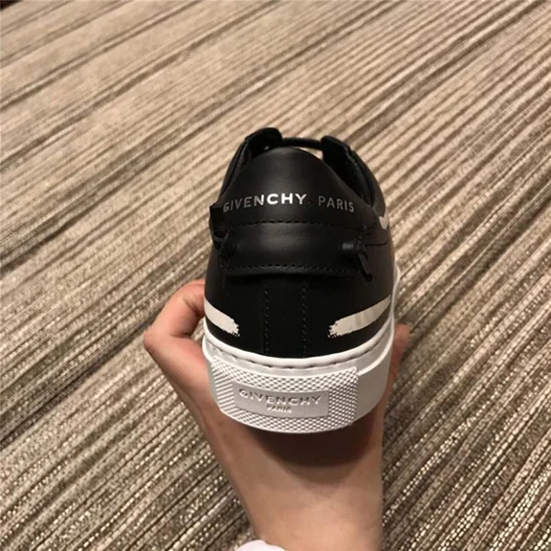 Givenchy Givenchy Print Sneakers in Leather Shoes Black for Women Givenchy Givenchy Print Sneakers in Leather Shoes Black for Women