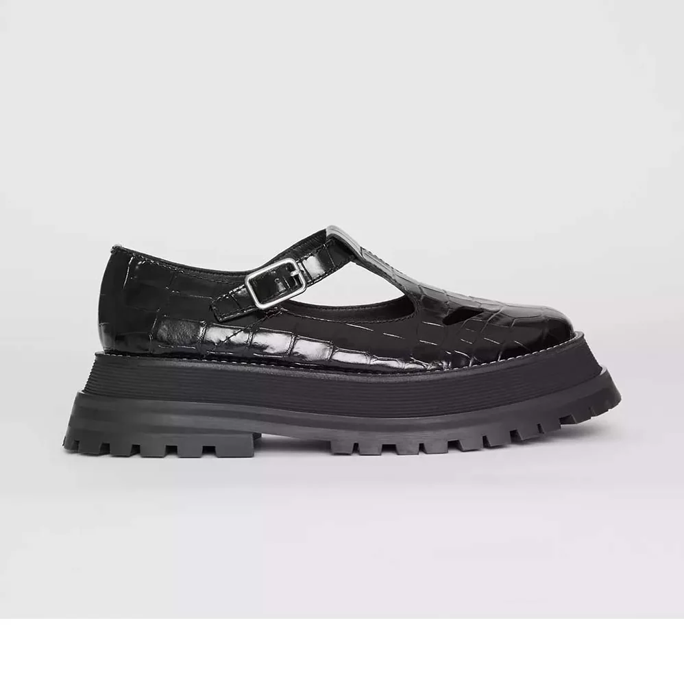 Burberry Embossed Leather T-Bar Shoes Crocodile-Effect Embossed for Women in Black Burberry Embossed Leather T-Bar Shoes Crocodile-Effect Embossed for Women in Black