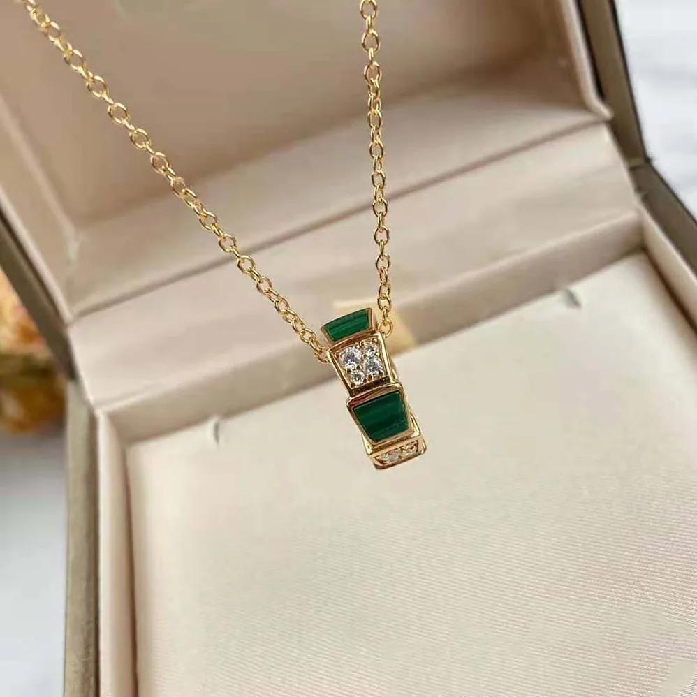 Bvlgari Serpenti Viper 18 KT Rose Gold Necklace Set with Malachite Elements for Women Bvlgari Serpenti Viper 18 KT Rose Gold Necklace Set with Malachite Elements for Women