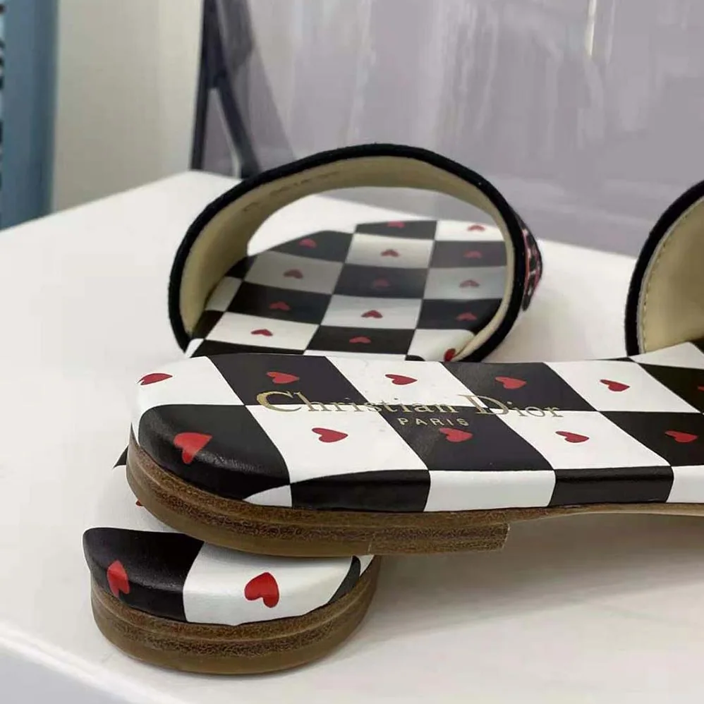 Dior Dway Dioramour Slide White Black and Red D for Women in Chess Heart Embroidered Cotton Dior Dway Dioramour Slide White Black and Red D for Women in Chess Heart Embroidered Cotton