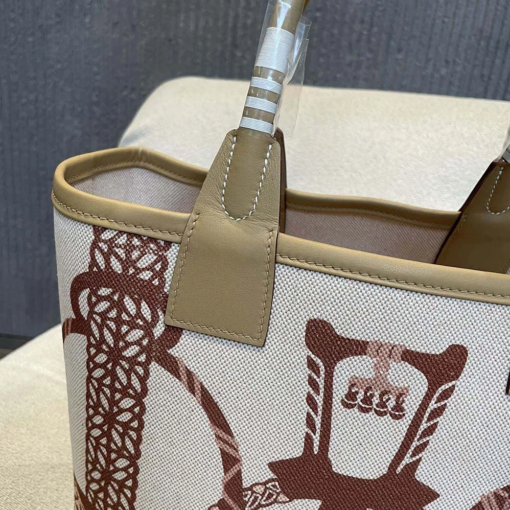 Hermes Steeple 25 Ecru Tote Bag for Unisex in Brown Hermes Steeple 25 Ecru Tote Bag for Unisex in Brown
