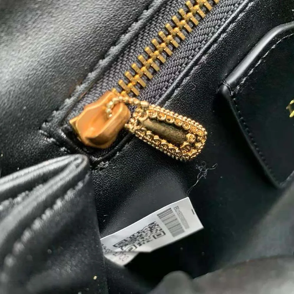 Dolce Gabbana D&G Large Devotion Shoulder Bag in Quilted Nappa Leather for Women in Black Dolce Gabbana D&G Large Devotion Shoulder Bag in Quilted Nappa Leather for Women in Black