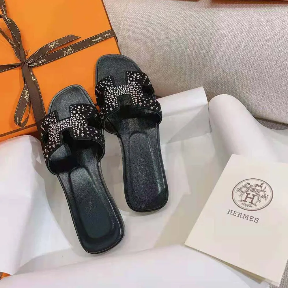 Hermes Oasis Sandal in Suede Goatskin for Women in Black Hermes Oasis Sandal in Suede Goatskin for Women in Black