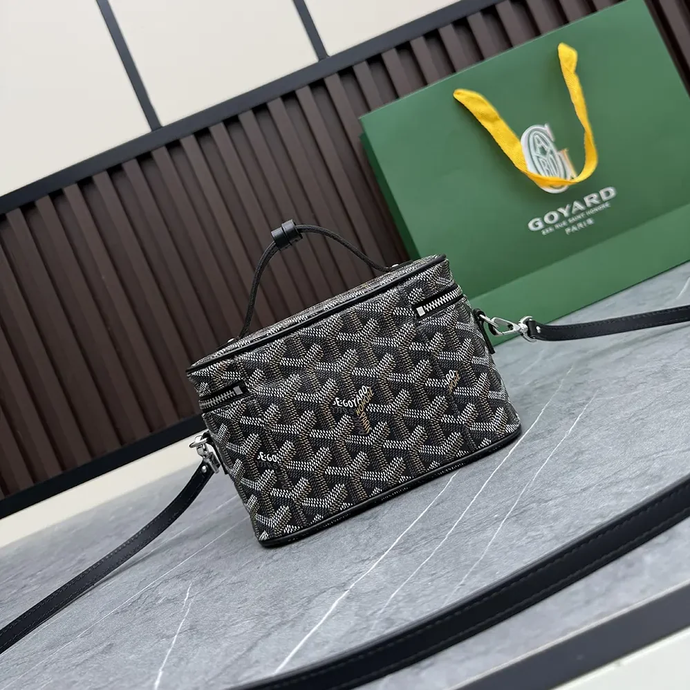 Goyard Muse Mini Vanity for Unisex in Black Goyard Muse Mini Vanity for Unisex in Black