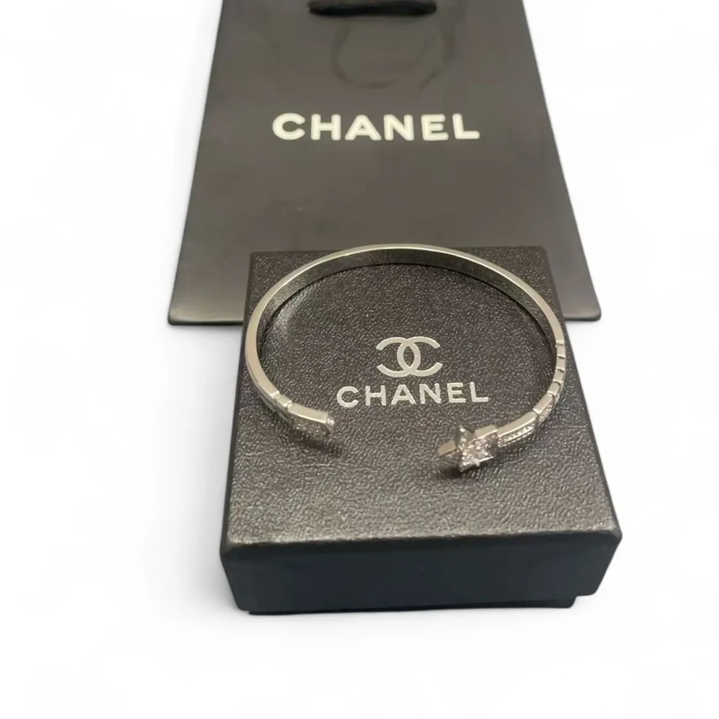 Comète Chevron Bracelet White Gold